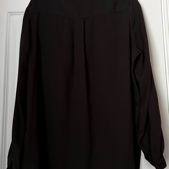 White House Black Market soft shirt - Picture 3 of 3